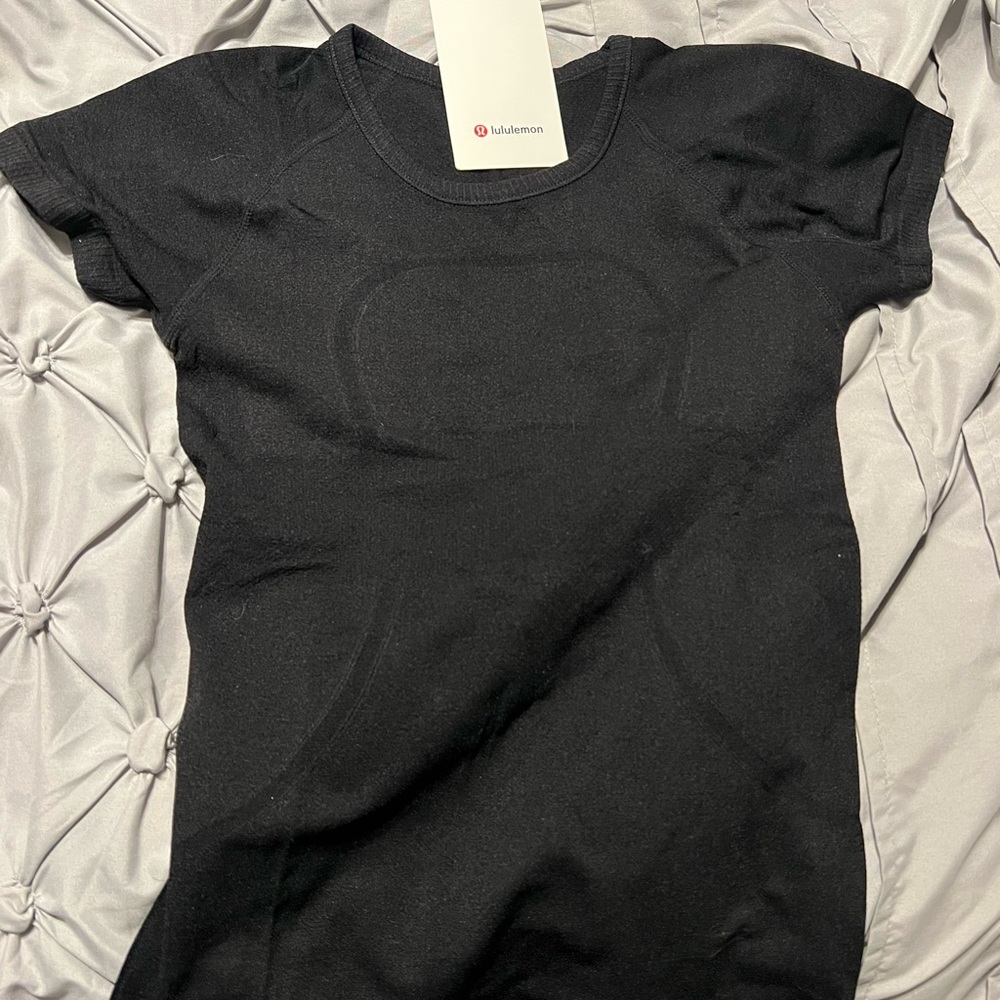 LULULEMON BLACK TOP